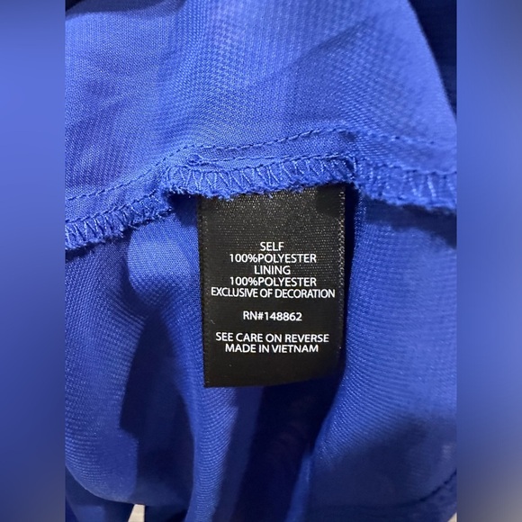 Torrid Royal Blue with Pink Floral Blouse- size 3 - Picture 5 of 6